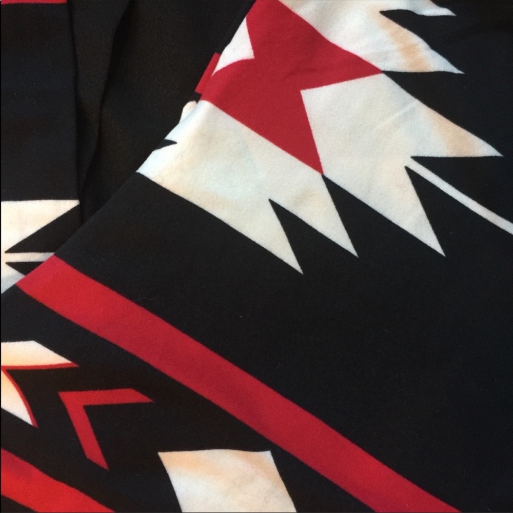 Tribal Inspired Print Leggings - Picture 6 of 7